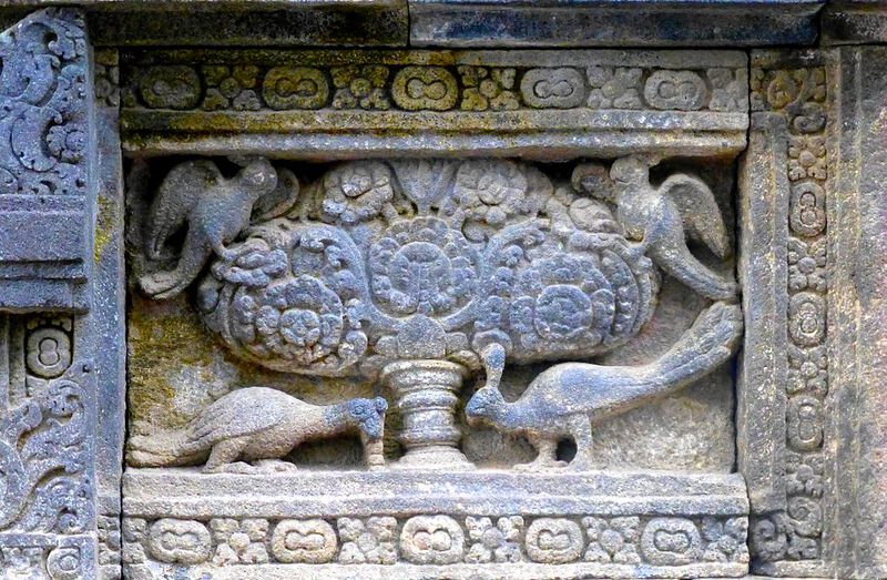 Datei:Kalpataru and Peacocks.jpg