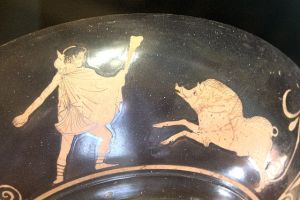 640px-Theseus Crommyonian Sow Louvre G637.jpg